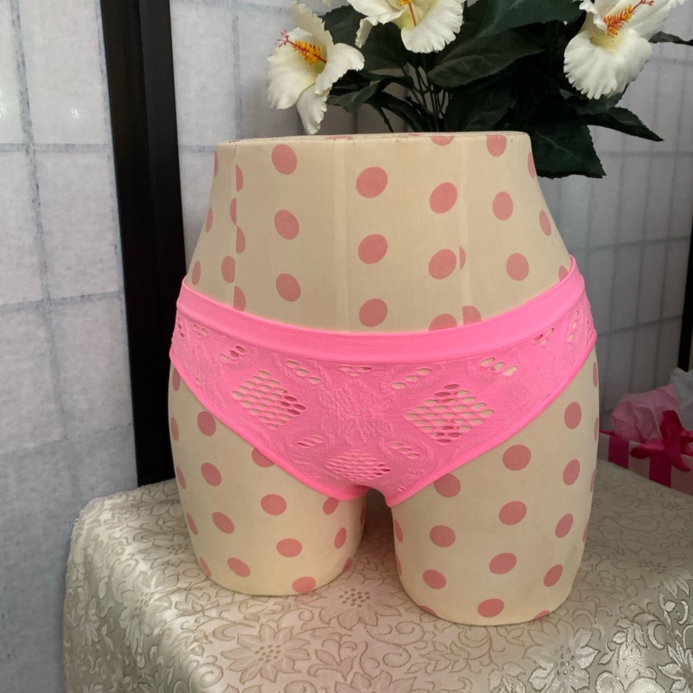 Tarea By Rue 21 Jr Women Large Bubblegum Pink “Holy” Tagless Panty
